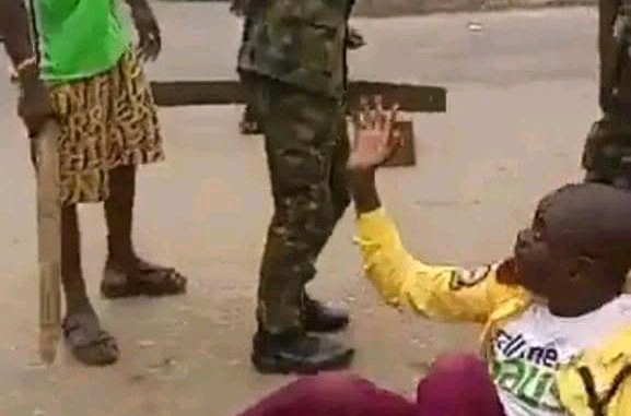 Soldiers attack LASTMA officers Soldiers attack LASTMA officers