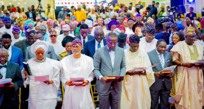 Lagos Gov swears in commissioners, special advisers Lagos Gov swears in commissioners, special advisers