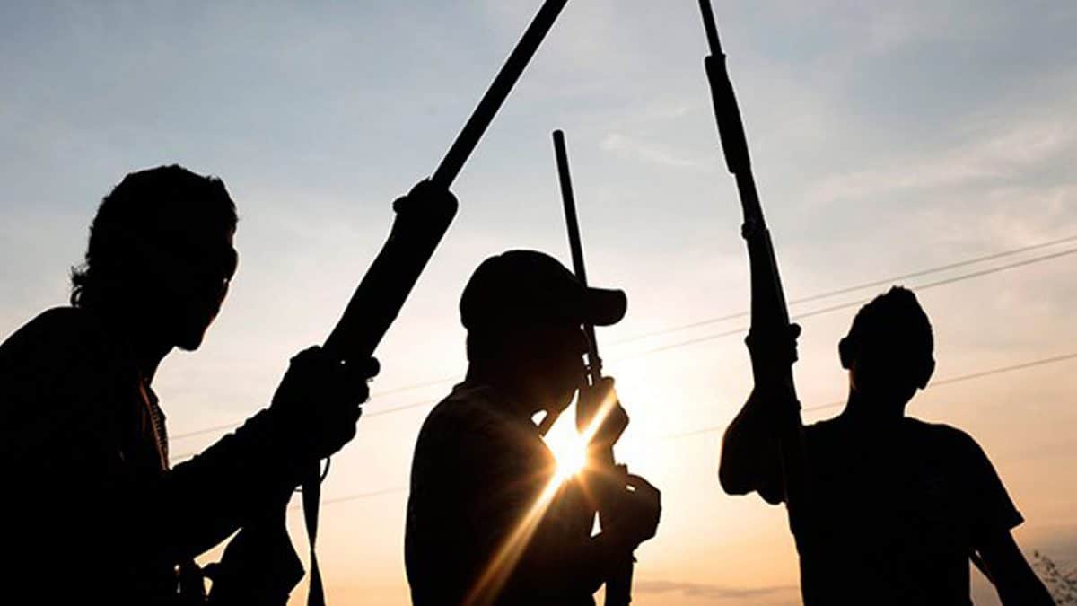 Gunmen kidnap passengers along Akure-lkere highway Gunmen kidnap passengers along Akure-lkere highway