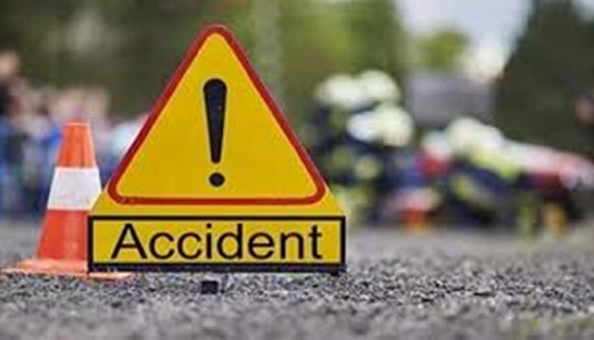 Three dies as trailer crashes in Lagos Three dies as trailer crashes in Lagos
