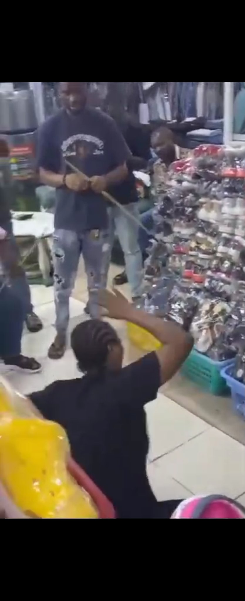 Police arrest three for assaulting salesgirl in Lagos Police arrest three for assaulting salesgirl in Lagos