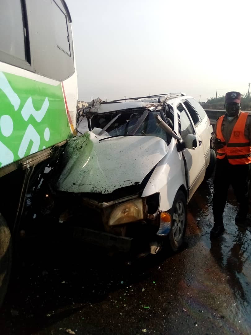 Varsity staff, one other die in auto crash on Lagos-Ibadan expressway Varsity staff, one other die in auto crash on Lagos-Ibadan expressway