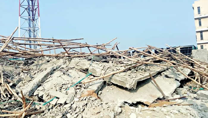 One dies, three rescued in Lagos building collapse One dies, three rescued in Lagos building collapse