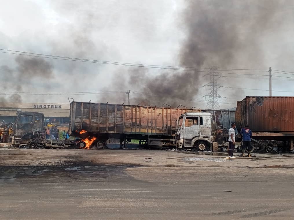 Two injured, six vehicles burnt, traffic paralysed in Lagos-Ibadan tanker explosion Two injured, six vehicles burnt, traffic paralysed in Lagos-Ibadan tanker explosion