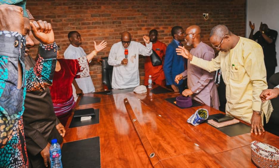 Akeredolu resumes duty, says ‘I will be alive to complete my tenure’ Akeredolu resumes duty, says ‘I will be alive to complete my tenure’