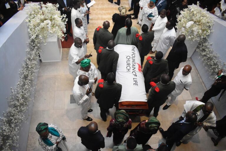 Pastor Taiwo Odukoya laid to rest in Lagos Pastor Taiwo Odukoya laid to rest in Lagos