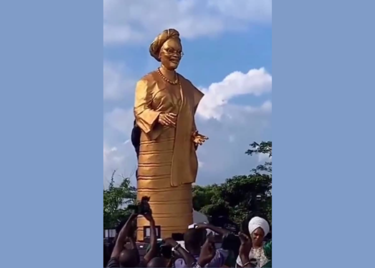Ooni of Ife honours Remi Tinubu with golden statue, others