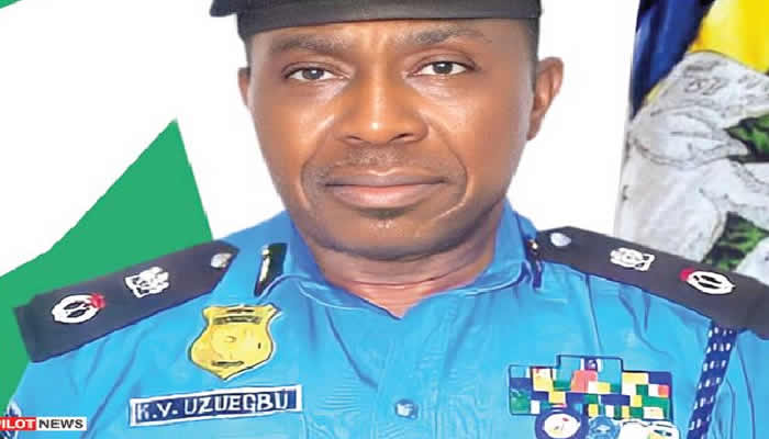Police arrest banker, two others in Enugu over N4m fraud Police arrest banker, two others in Enugu over N4m fraud