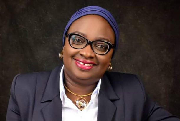 Ogun Deputy Governor escape death as her convoy was attacked by protesting students Ogun Deputy Governor escape death as her convoy was attacked by protesting students