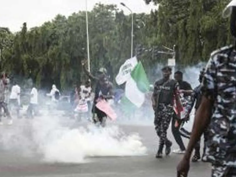 Police disperse protesters with teargas in Abuja