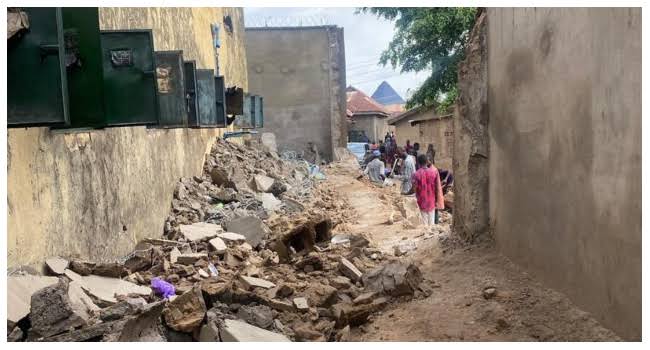 16 inmates escape after attacking warders in Keffi jailbreak 16 inmates escape after attacking warders in Keffi jailbreak