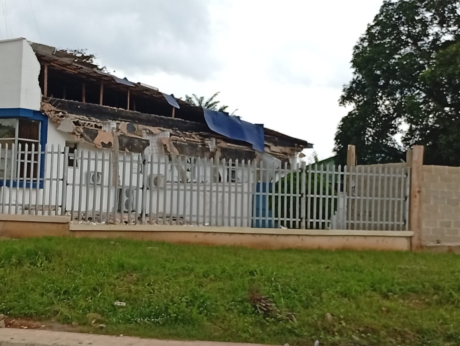 Bank building collapses in Abia Bank building collapses in Abia