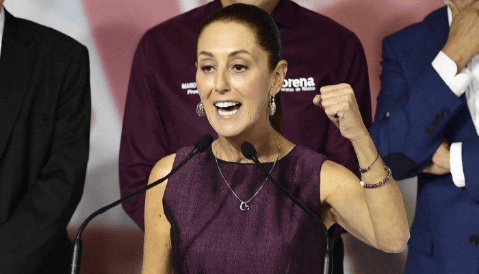 Man detained after grabbing Mexican President’s breasts, attempting to kiss her